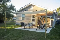Spacious 3Br/2BA Home-Fast WiFi, Smart TVs,Free Netflix,Furnished Patio- Pets OK - Wifi