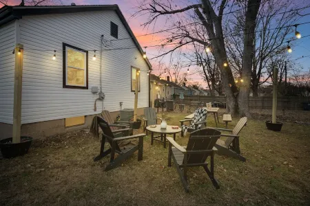 Urban Oasis: A Charming Downtown Retreat with Game Room, Firepit and Yard Games