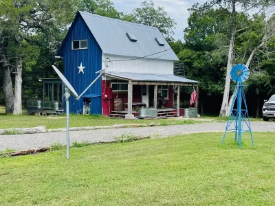 Bastrop Tiny Disc Golf Retreat