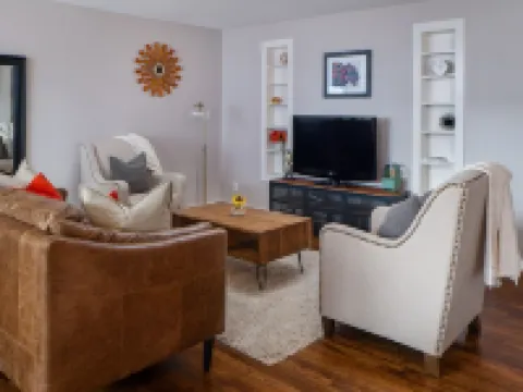 "The Old Post Office" - Mid-Century Mod Apartment in Downtown Driggs - With W/D Hotels in Driggs