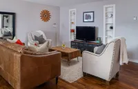 "The Old Post Office" - Mid-Century Mod Apartment in Downtown Driggs - With W/D