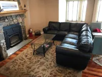 Rental in Misquamicut across the street from your beach access! Hoteles en Westerly