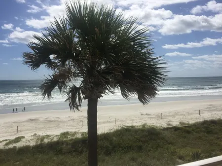 Beachfront. Sept. Just opened due to cancellation.