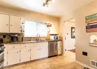 Near Olde Town Arvada - Golden - Red Rocks - Pet Friendly Hotels in Arvada