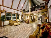 Valley View Lodge w/ Swimming Pond, Waterfalls, and Hot Tub
