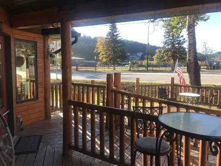 Mountain Peaks Inn, GREEN MOUNTAIN SUITE, Downtown Hill City