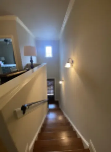 Oxford Condo-Minutes from Campus and Square