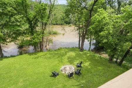 Big Riverfront Cabin #5 on the James! Sleeps 12, #5 of 5 Cabins