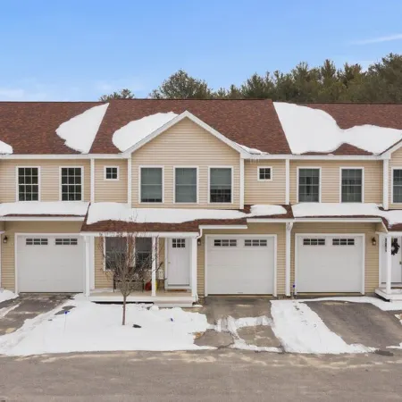 Spacious 4 bedroom luxury Condo