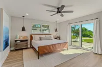 Waterfront / Dolphins / Luxury Design / HOT TUB