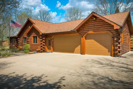 3 min → 5 Golf Courses ★ Fire Pit ★ BBQ ★ Smart TV