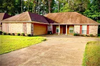 Cozy home just outside of Byram, MS