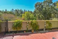 Private Entry Elegant Quiet Safe Cozy Studio Suite