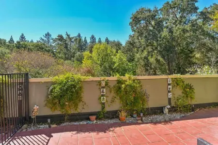 Private Entry Elegant Quiet Safe Cozy Studio Suite