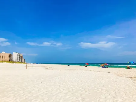 "MEMORY MAKER PERDIDO" 4/3.5. Sleeps 12. Walk to pool. Close to bay and beach. Отели рядом с достопримечательностью «Perdido Key Beach»