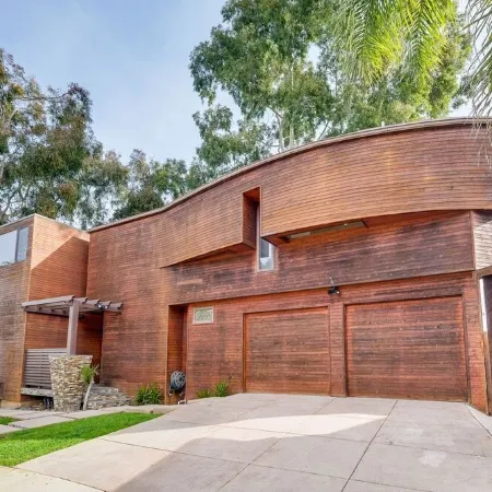 Stunning Del Mar Home w/ Deck - 1 Mile to Beach