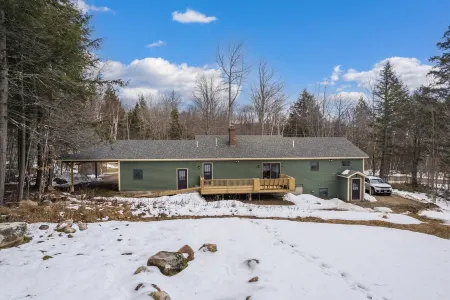 Enjoy a 90 Second, Traffic-Free Drive to Sunday River’s South Ridge Lodge! Отели в г. Ньюри