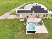 Florida Countryside Retreat-Charming 3-bedroom house with Jacuzzi and Spa pool! Hotels in DeSoto County