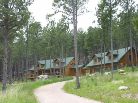 Laramie Bluffs Mountain Getaway Отели рядом с достопримечательностью «Custer / Mount Rushmore / Black Hills KOA Holiday»