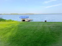 Cozy 3 bedroom, 1 bath home on Beaver Dam Lake 웨스트포드 호텔