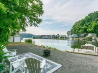 Waterfront Hot Tub On The Bay Hoteles en Irondequoit