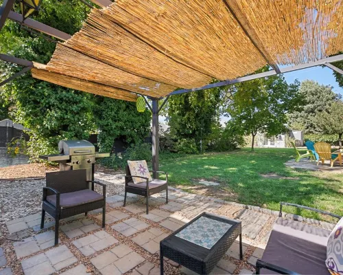 Peaceful & Beautiful Near Sightseeing, Mountains, & Fun!  Spacious Family Fave! 바운티풀 호텔