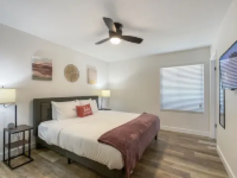 10 Mins to Spring Training• Heated Pool & Spa • Gameroom • Fully Stocked Kitchen