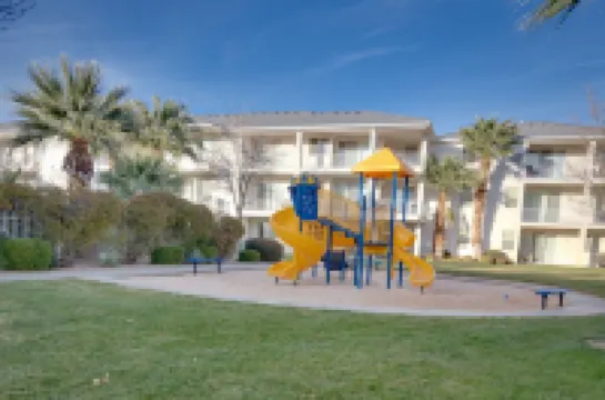 Las Palmas! Beds for 9-10! 3Bed 2Bath, Bunks for Kids! Huge Deck!