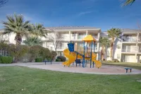 Las Palmas! Beds for 9-10! 3Bed 2Bath, Bunks for Kids! Huge Deck!