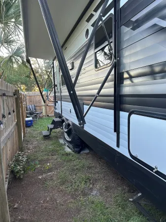 Cozy RV in Beach Art District in Melbourne with AC, WiFi, & Pet-Friendly!
