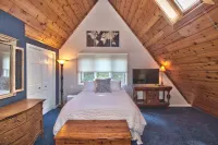 Waterfront Home in the Poconos,  Dog Friendly Hotel a Paradise Township