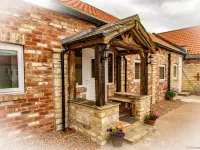 Willow Cottage, Saxton Grange. situated on a working farm. Hotels in Selby District