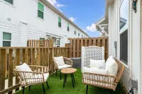 Family Summer Spot The Crab Shack, Close Walk To Beach! Pool! Sunset Deck! Hôtels à proximité de : Gulfstream Condominium