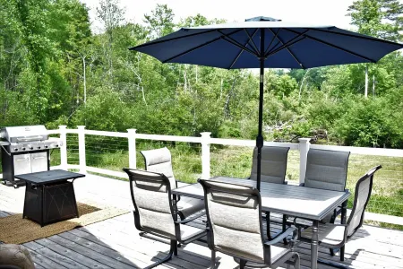River House Close to Downtown Baldwin with Large Back Deck