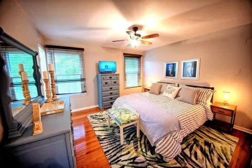 Relax on Kent Island in a 4 Bedroom Home w/Waterview!
