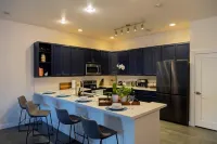 BaeCation Dania! Near Fort Lauderdale Airport, Beach & Casino!Pool & Jacuzzi!