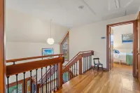 Ipswich Riverfront Lodge / Horse Friendly Barn+Paddocks / Kayak+Canoe/ Sleeps 10