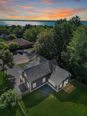 Luxurious Downtown Home w/King Beds, EV Charger, Fireplace & Smart TVs