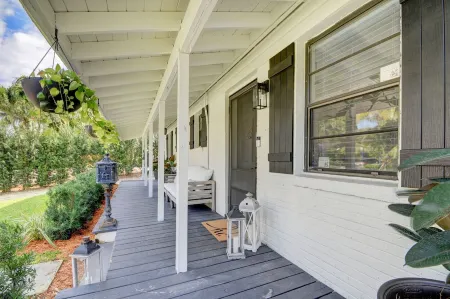 Black Flamingo: Flamingo Park Walkable, Pet Friendly, Fenced In Yard Отели рядом с достопримечательностью «Downtown West Palm Beach»