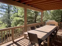 Experience nature in your cozy Munds Park 4-bedroom cabin by Coconino Forest