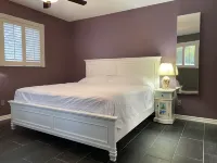 Sunny Venice villa w/ heated pool and lanai, kayaks, close to beach and downtown