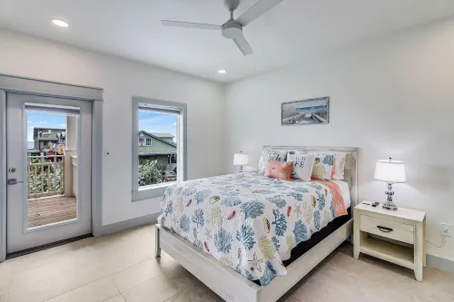 Sandpoint Seaclusion with OCEAN VIEWS,ELEVATOR,PRIVATE POOL,& Beach Boardwalk