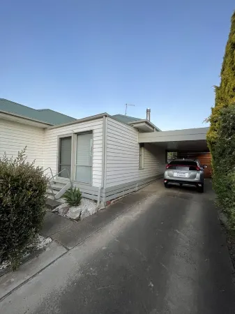 Central Murtoa Home with Lake view, family friendly.