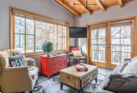 Hello Summer! Gorgeous 1 Bdrm on Main Street!