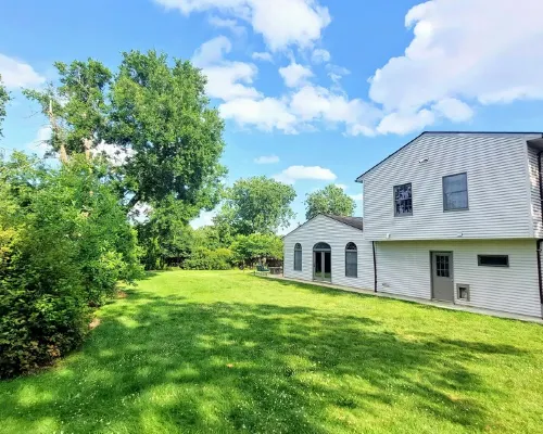 Cheerful 5-Bdrm Home  | Huge Fenced Yard  | Kid-Pet Friendly  | Near it all! Hotels in Lincolnia