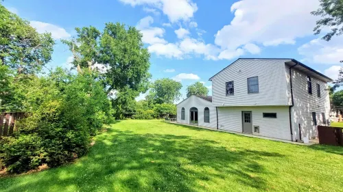 Cheerful 5-Bdrm Home  | Huge Fenced Yard  | Kid-Pet Friendly  | Near it all! Hotels in Mason