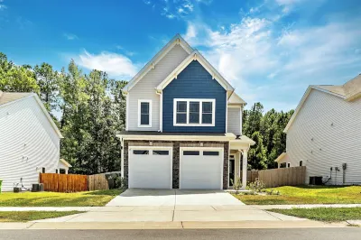 NEW!Luxury Raleigh Entire 4bd HOME, Baby & pet Friendly, 15min to DT, EV charger Hotels near Downtown Raleigh