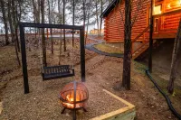 ~New~ Epic couple's retreat w/ theatre, pool table, firepit, jacuzzi & more! 트로터 블러프 TVA 스몰 와일드 에어리어 주변 호텔