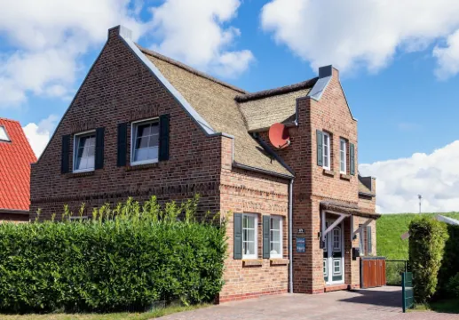 Fantastically beautiful living under thatch in 1a location of Greetsiel