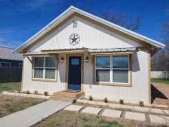 Pet-Friendly Home for 7 with Fire Pit